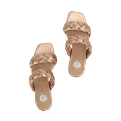 Carlen Heel
