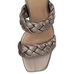 Carlen Heel