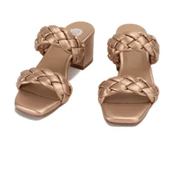 Carlen Heel