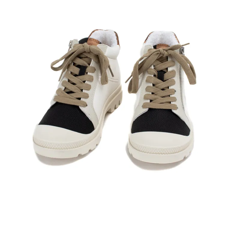 Parrott Sneaker