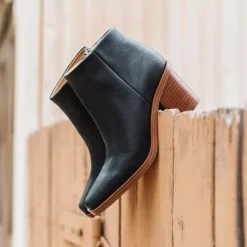 Velta Ankle Boot